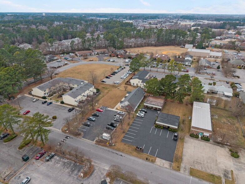 More Photos Of 125 Oakmont Dr, Greenville Office For Sale