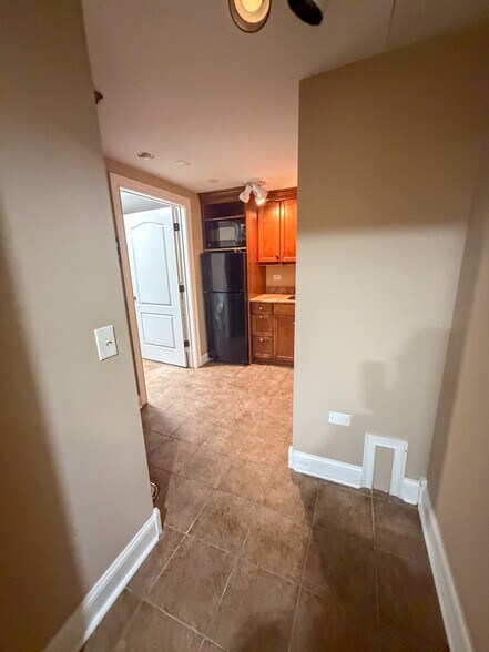 More Photos Of 39W963 Midan Dr, Elburn Warehouse For Lease