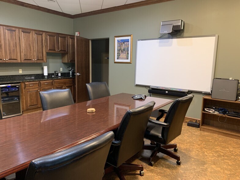 More Photos Of 25 E Nine One Half Mile Rd, Pensacola Office For Lease