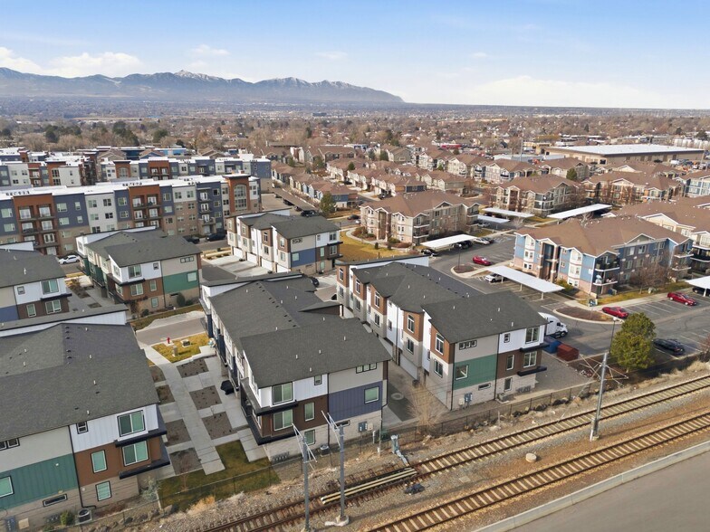 More Photos Of 132-144 E Chambord Ct, Sandy Apartments For Sale