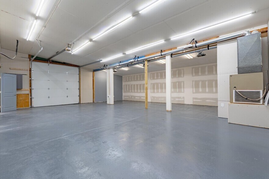 More Photos Of 414 Highway 42, Osage Beach Flex For Sale