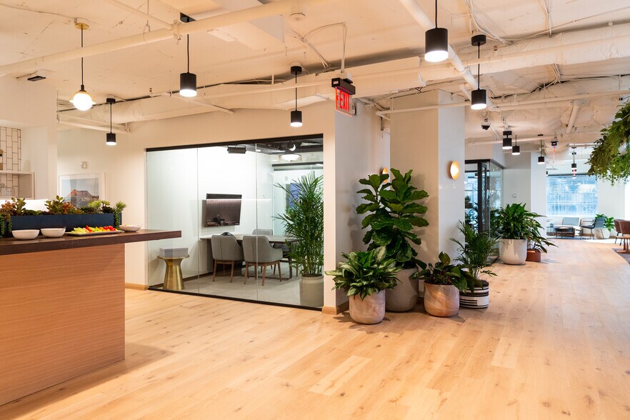 More Photos Of 7200 Wisconsin Ave, Bethesda Office For Lease
