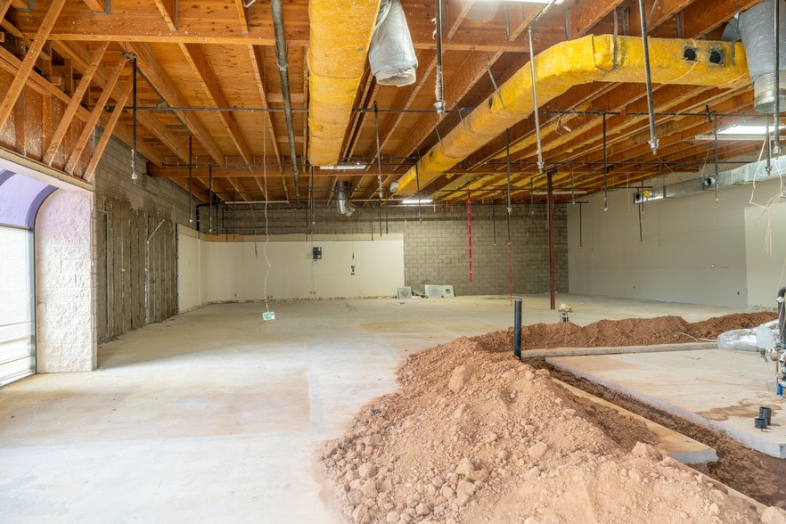 More Photos Of 1445 W 12th Pl, Tempe Light Distribution For Lease