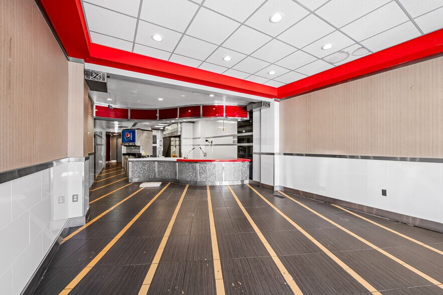 More Photos Of 13 W Allegheny Ave, Towson Storefront For Sale