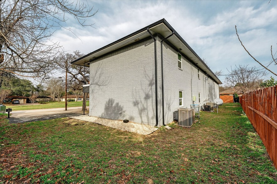 More Photos Of 306 Calhoun Dr, Rockdale Apartments For Sale
