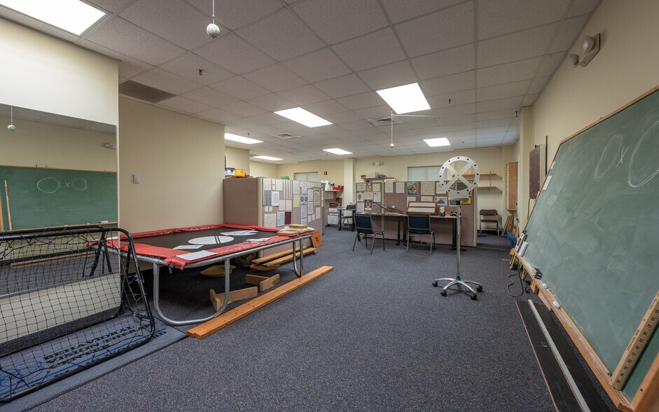 More Photos Of 610 Jones Ferry Rd, Carrboro Medical For Sale