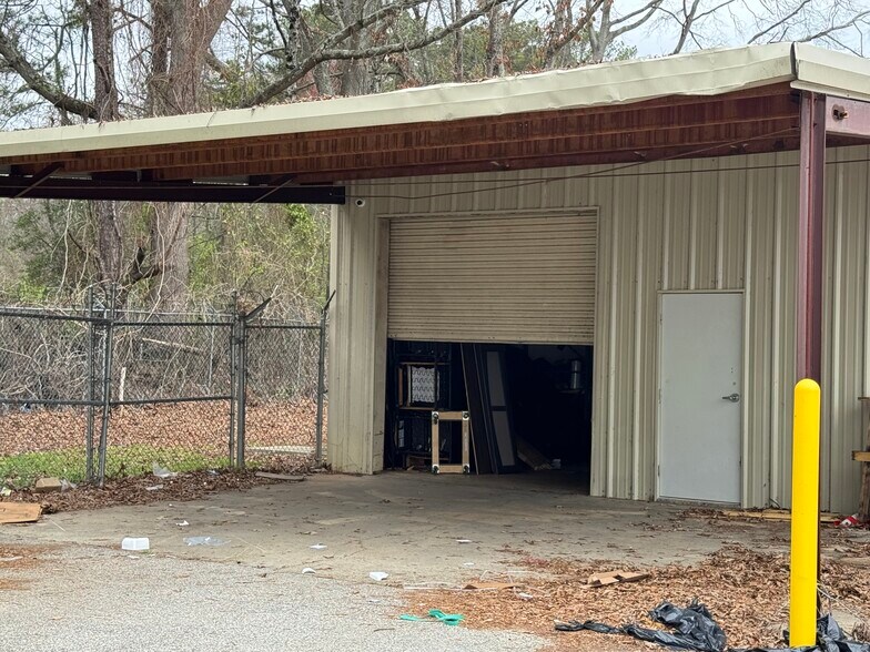 More Photos Of 7401 Tara Blvd, Jonesboro Freestanding For Sale