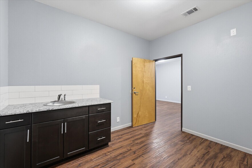 More Photos Of 1309 Washington Ave, Fort Worth Medical For Lease