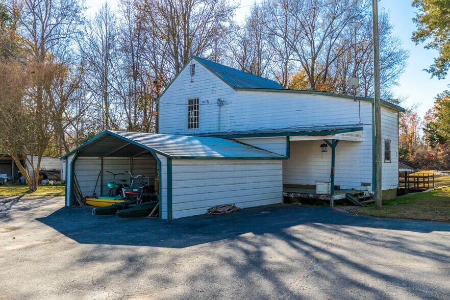 More Photos Of 8214 Panther Lake Rd, Willow Spring Flex For Lease