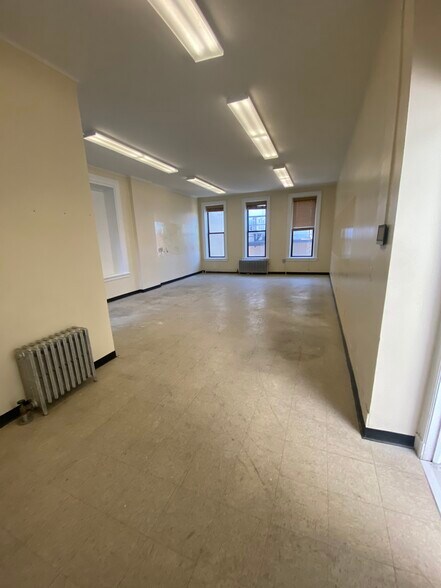 More Photos Of 370 E 149th St, Bronx Office For Lease