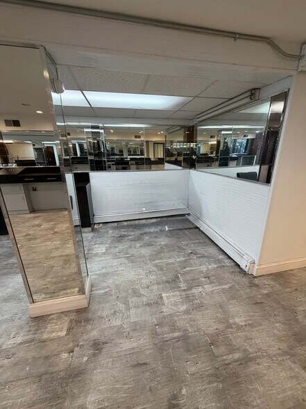 More Photos Of 7508 Metropolitan Ave, Middle Village Storefront Retail Residential For Lease