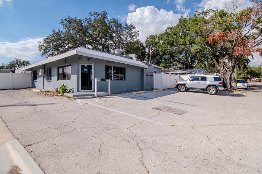 Primary Photo Of 308 E Waters Ave, Tampa Restaurant For Sale
