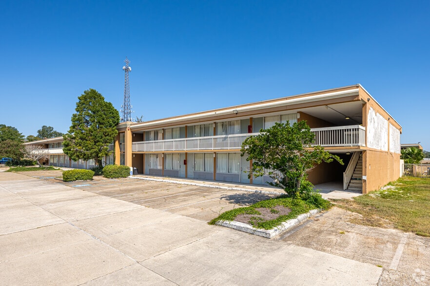 More Photos Of 9970 Airline Hwy, Baton Rouge Hotel For Sale