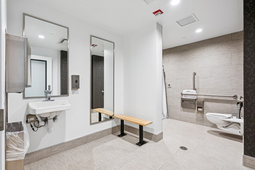 More Photos Of 1421 Race St, Philadelphia Medical For Lease