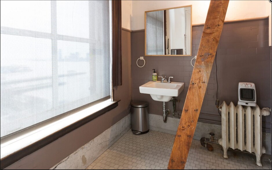 More Photos Of 55 Bethune St, New York Specialty For Lease