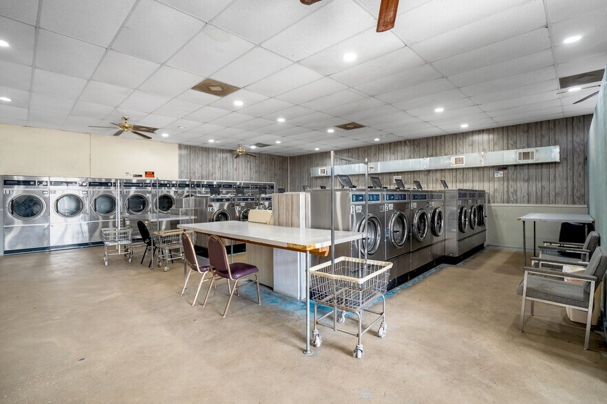 More Photos Of 3685 Highway 19, Huntsville Storefront Retail Residential For Sale