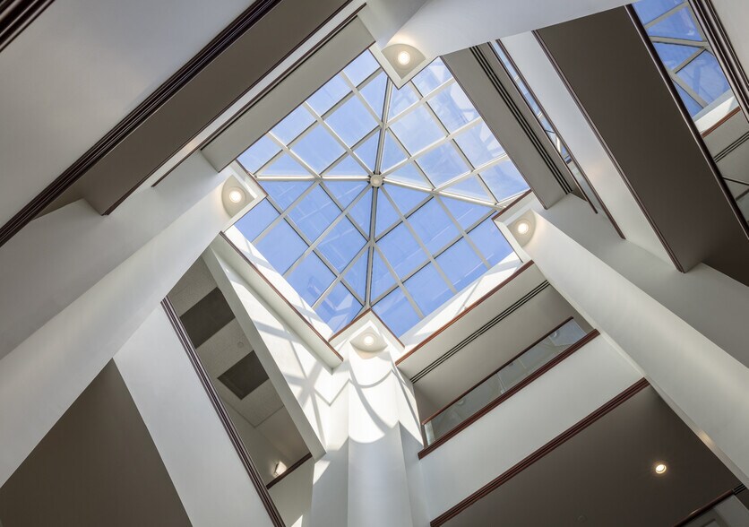 More Photos Of 35 New England Business Center Dr, Andover Office For Lease
