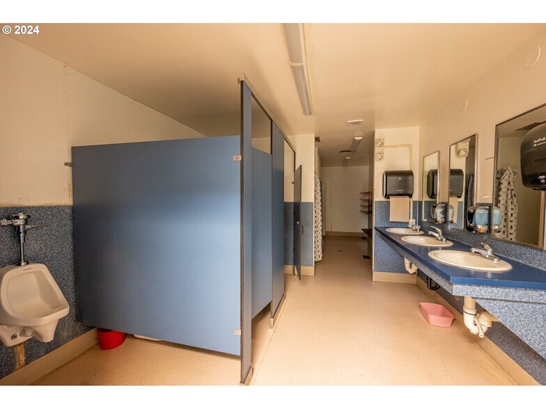 More Photos Of 58787 Hwy 101 hwy, Coos Bay Correctional Facility For Sale