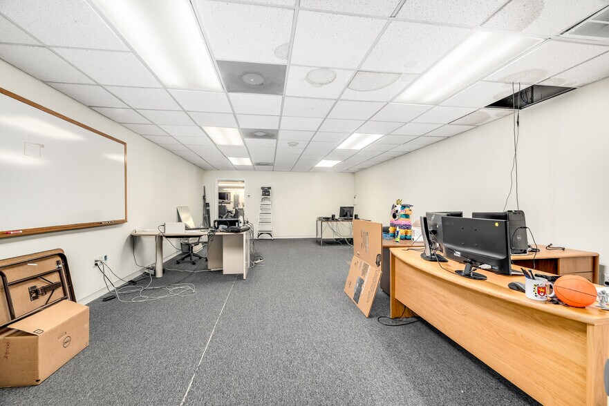 More Photos Of 902 E New Haven Ave, Melbourne Coworking Space