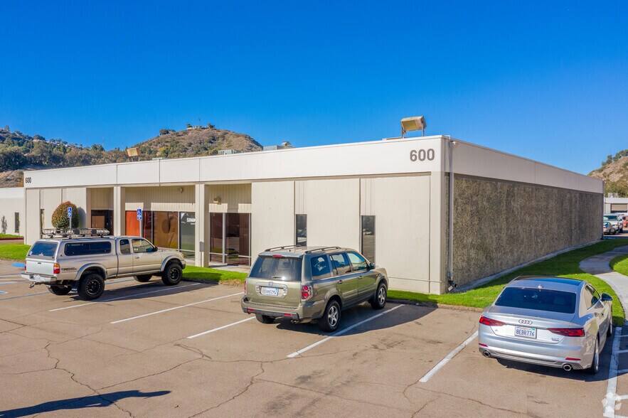 More Photos Of 4901 Morena Blvd, San Diego Light Distribution For Lease