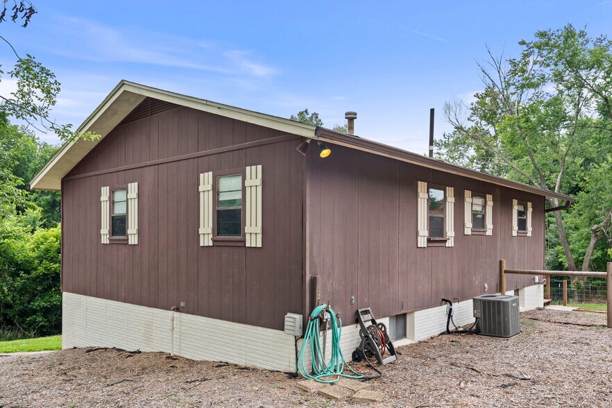 More Photos Of 1810 Little Flock Dr, Rogers Specialty For Sale
