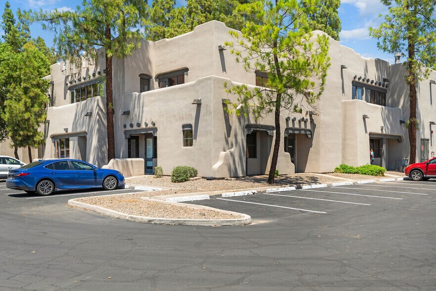 More Photos Of 301 E Bethany Home Rd, Phoenix Office For Lease