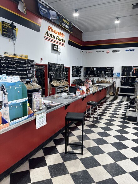More Photos Of 223 Broadway, Rensselaer Freestanding For Sale