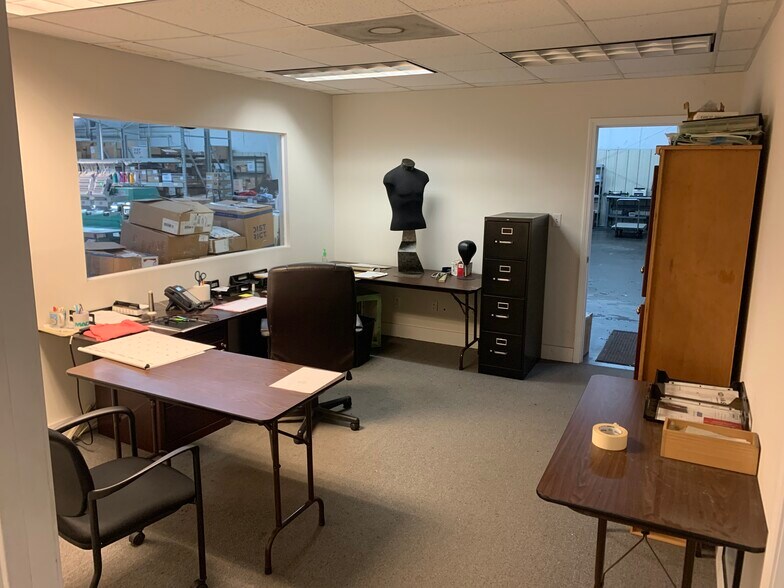 More Photos Of 8620 Wilkinson Blvd, Charlotte Warehouse For Lease