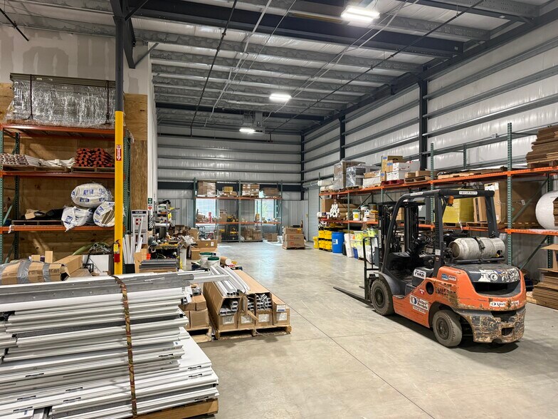 More Photos Of 119 Arnold Mill Pk, Woodstock Light Manufacturing For Lease