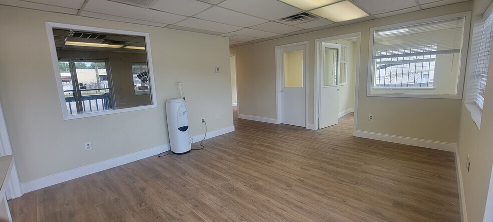 More Photos Of 7901 N Florida Ave, Tampa Unknown For Lease