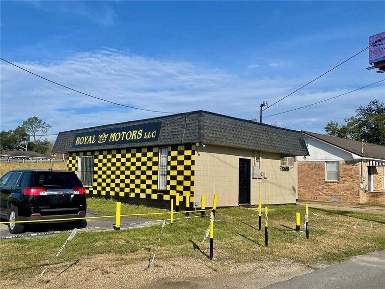 More Photos Of 156 E I-65 Service Rd N, Mobile Auto Dealership For Sale