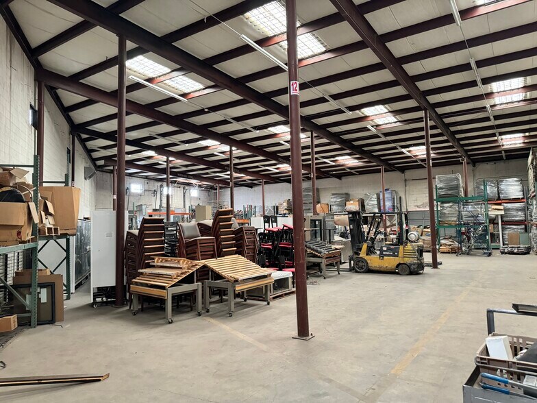 More Photos Of 2401 Alameda Ave, El Paso Showroom For Sale