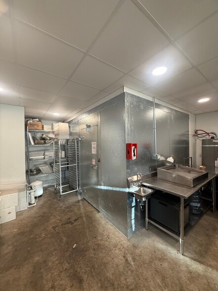 More Photos Of 1325 Echo Park Ave, Los Angeles Restaurant For Lease