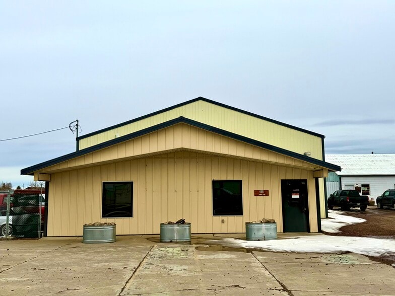 More Photos Of 315 E Railroad St, Cut Bank Sports And Entertainment For Sale