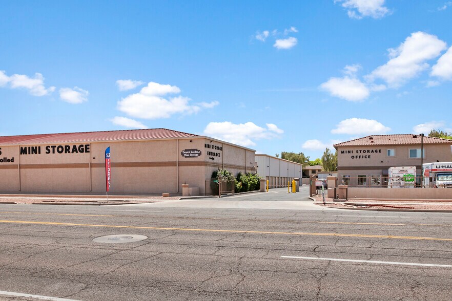 More Photos Of 13551 W Glendale Ave, Glendale Self Storage For Sale