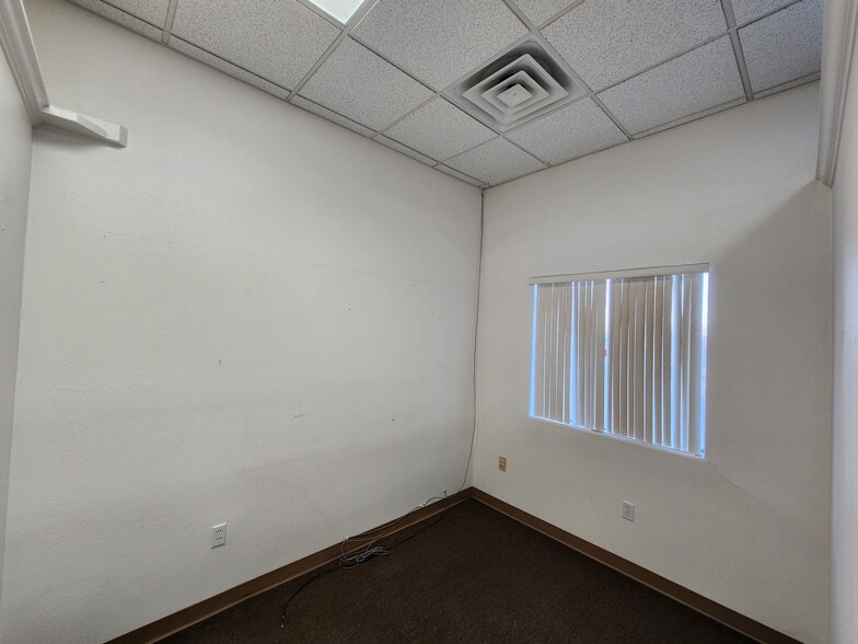 More Photos Of 1231 E Basin Ave, Pahrump Restaurant For Lease