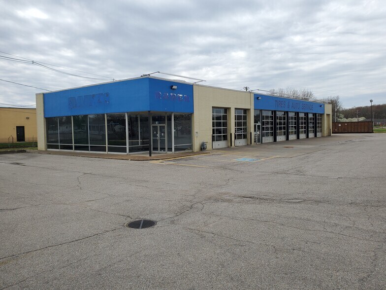 Primary Photo Of 4300 N 1st Ave, Evansville General Retail For Lease