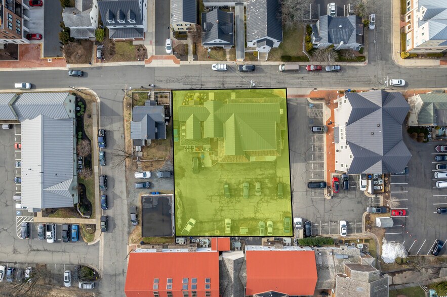 More Photos Of 208-210 Church SE st, Leesburg General Retail For Sale