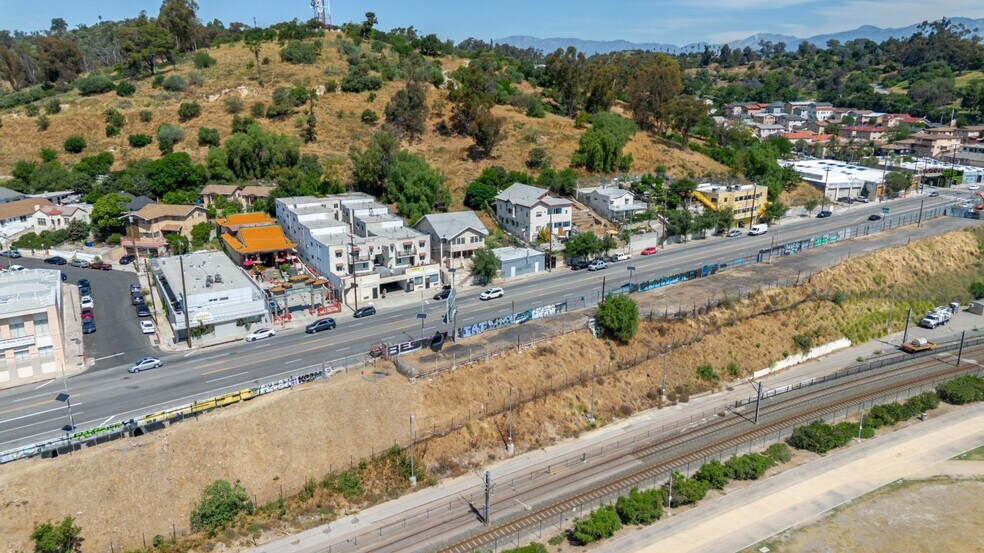 More Photos Of 1323-1325 Broadway, Los Angeles Office For Sale