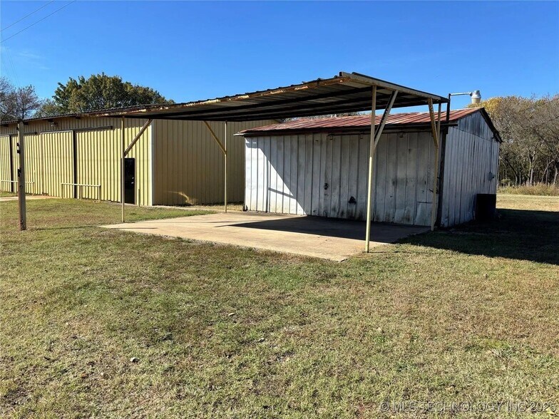 More Photos Of 6105 W 108th St S, Oktaha Service For Sale