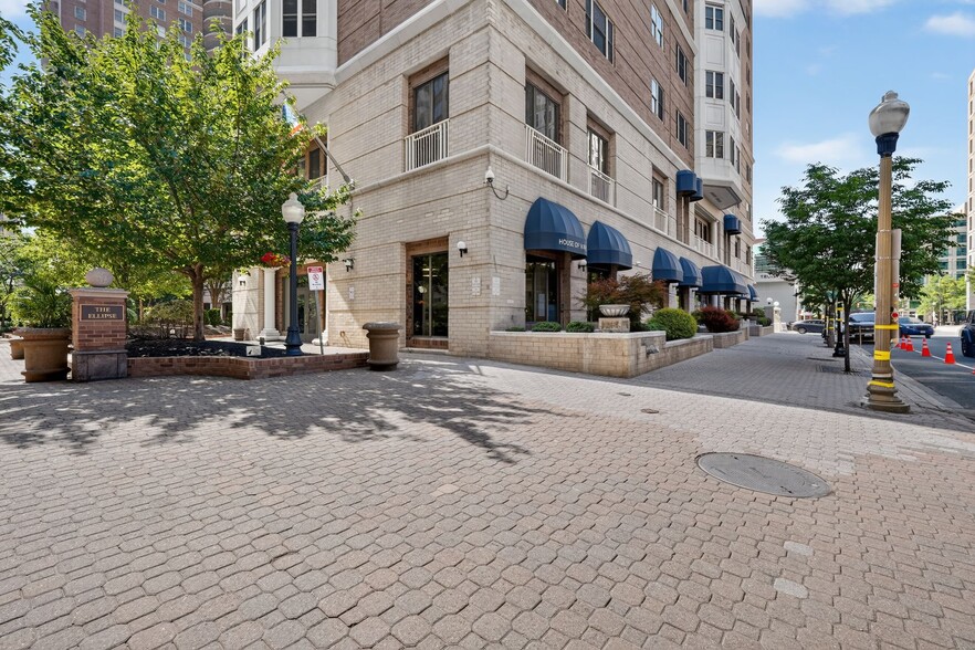 Primary Photo Of 900 N Taylor St, Arlington Continuing Care Retirement Community For Lease