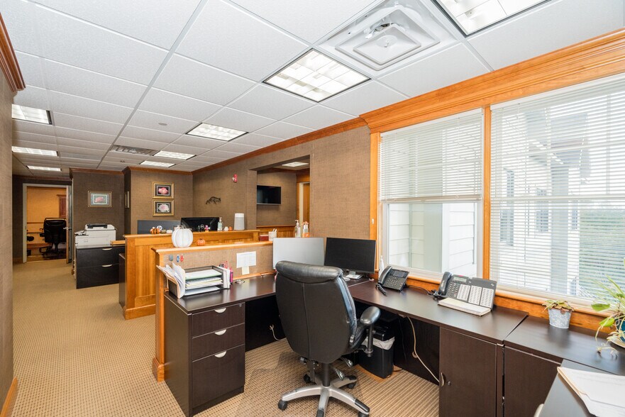 More Photos Of 120 West Ave, Saratoga Springs Office For Sale