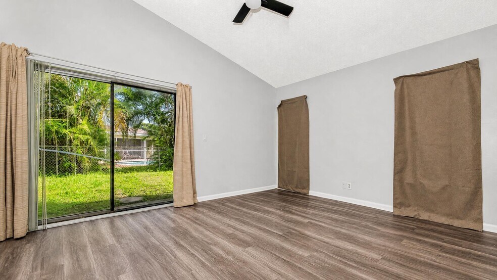 More Photos Of 11281 NW 39th St, Coral Springs Multifamily For Sale