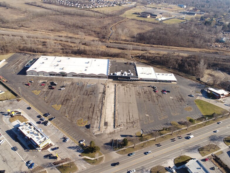 More Photos Of 27313-27419 Telegraph Rd, Flat Rock Freestanding For Lease