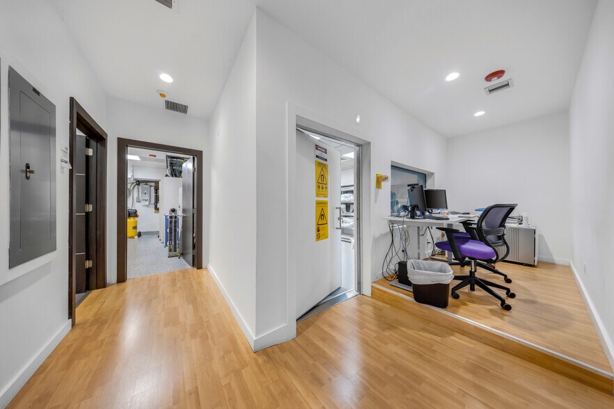 More Photos Of 99 W 49th St, Hialeah Medical For Lease