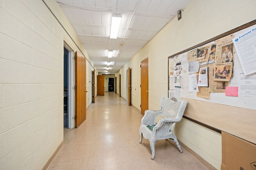 More Photos Of 501 Elizabeth St, Charleston Flex For Sale