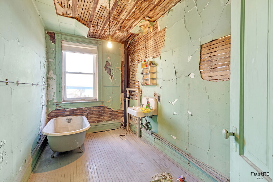 More Photos Of 13325 Olde Western Ave, Blue Island Restaurant For Sale