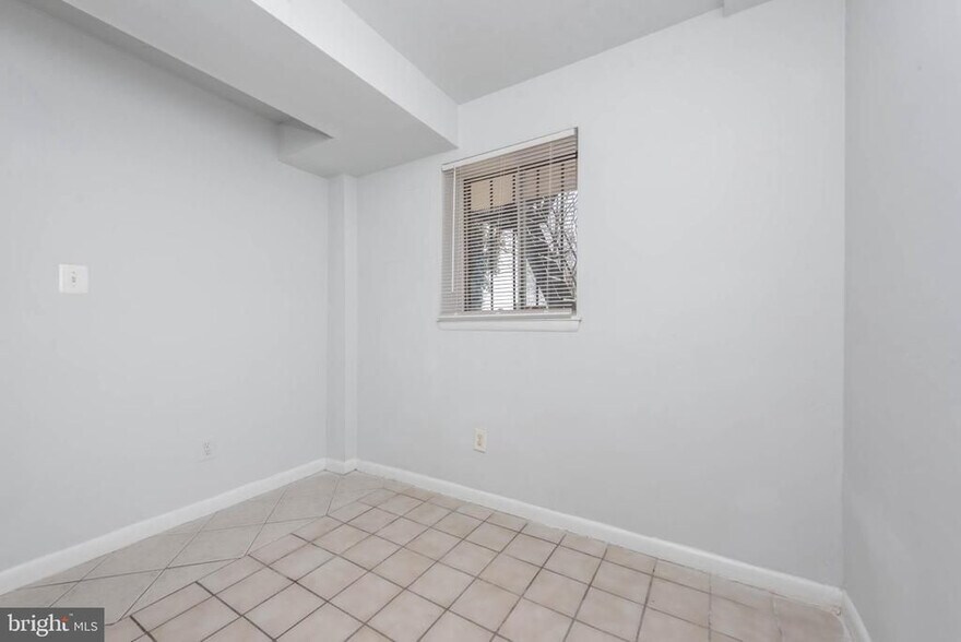 More Photos Of 1911 W Baltimore St, Baltimore Apartments For Sale