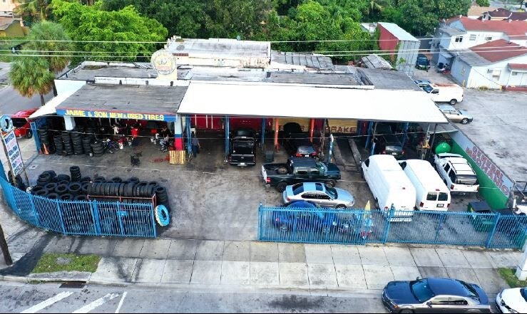 More Photos Of 3151 NW 17th Ave, Miami Auto Repair For Sale