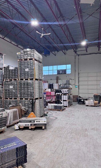 More Photos Of 7728 128 St, Surrey Warehouse For Lease
